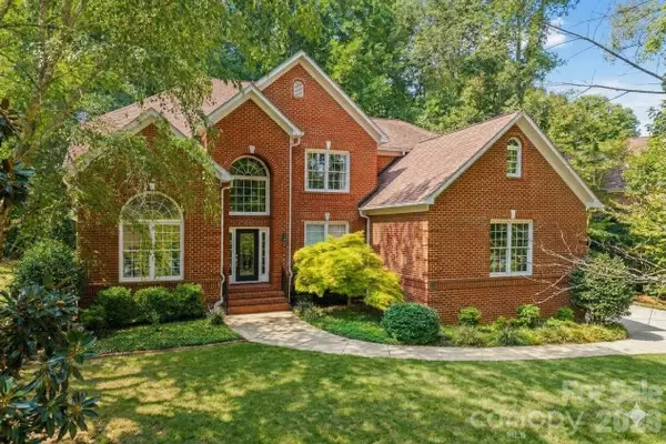 919 Thorn Ridge Lane, Lake Wylie, SC 29710