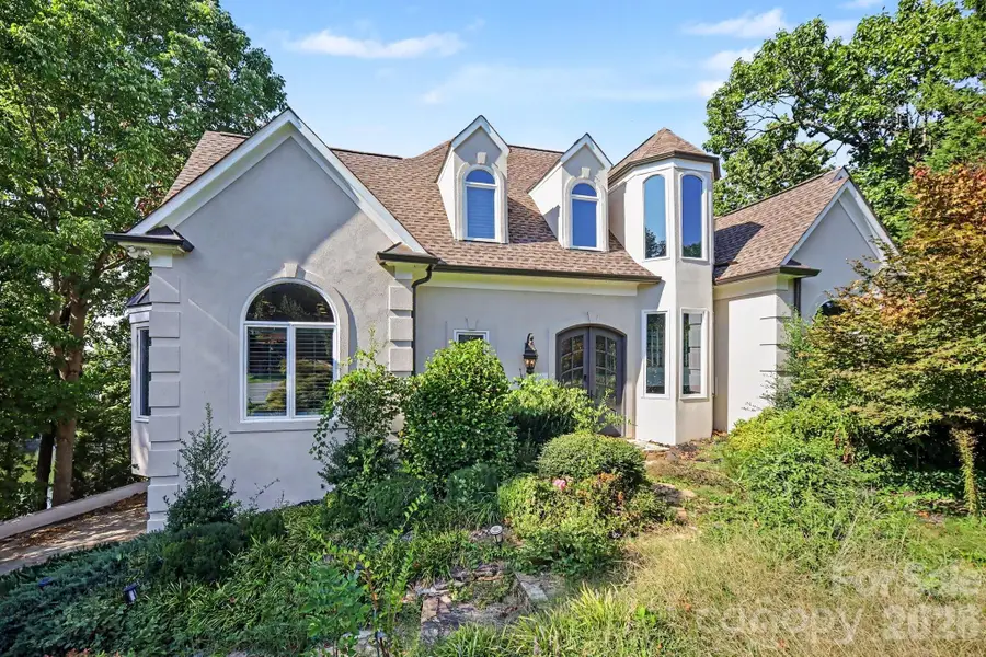16101 Whitesail Drive, Charlotte, NC 28278 - #2
