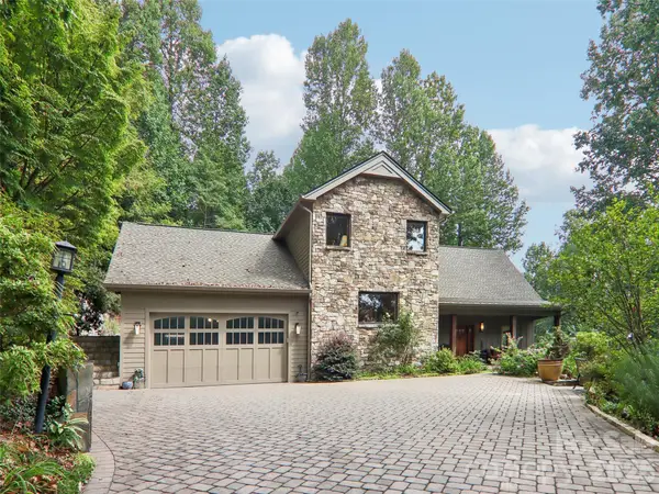 404 Southview Lane, Flat Rock, NC 28731