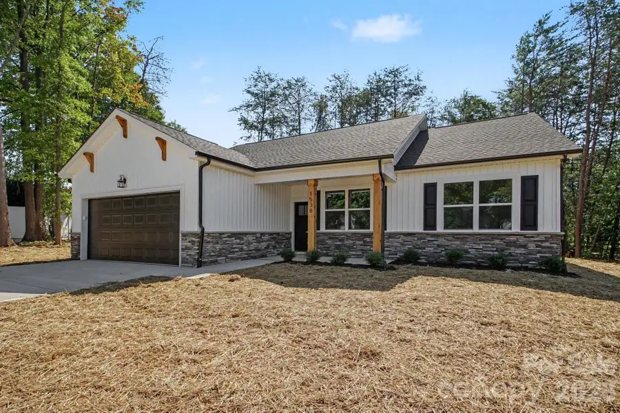 1538 34th Avenue Lane Ne, Hickory, NC 28601 - #3