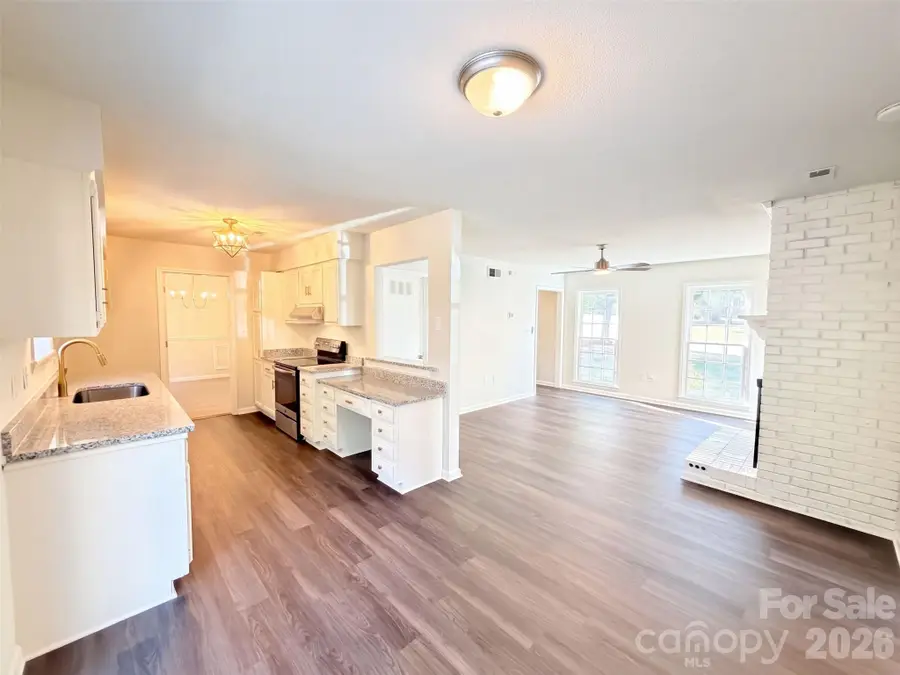 8431 Mission Hills Road, Charlotte, NC 28227 - #2