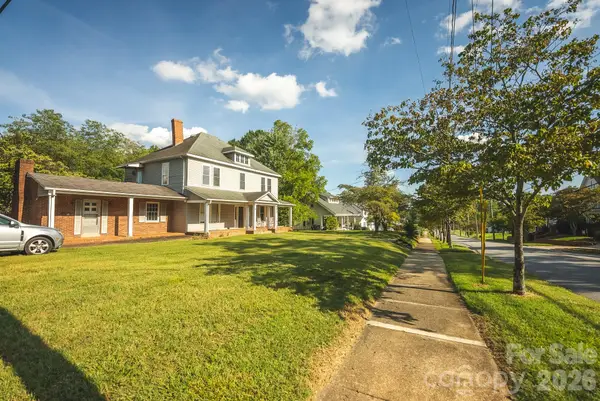 12 1st Avenue Drive Se, Taylorsville, NC 28681