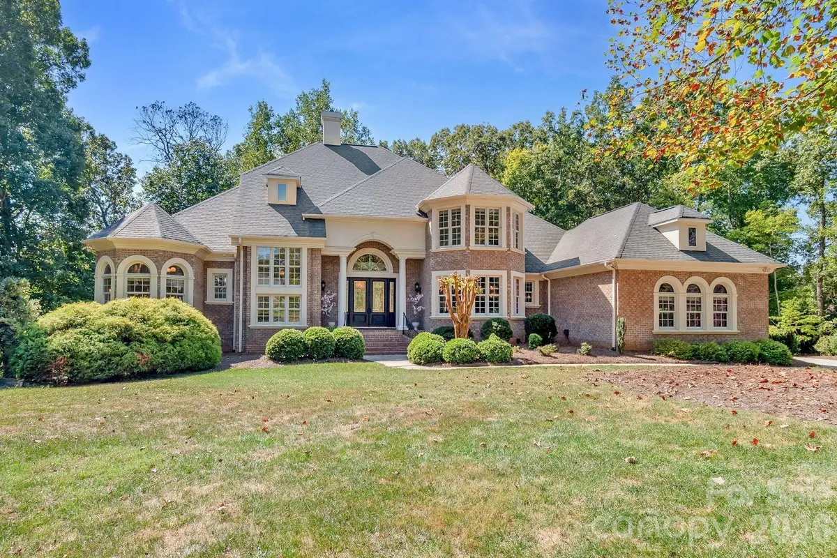 6052 Oxfordshire Road, Waxhaw, NC 28173 - #1