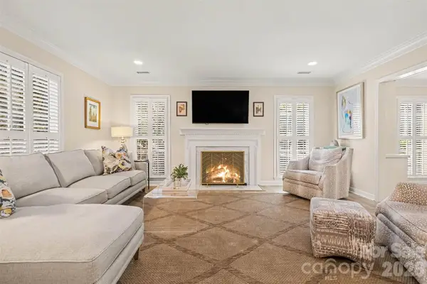 7507 Red Oak Lane, Charlotte, NC 28226