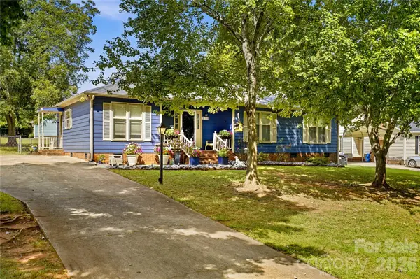 2118 Lampglow Court, Gastonia, NC 28056