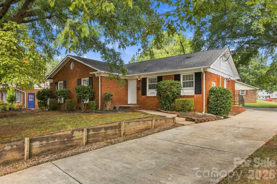 4700 Woodway Place, Charlotte, NC 28208 - #2