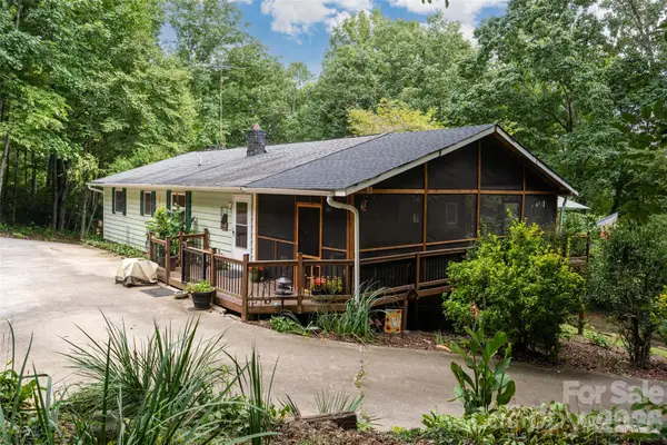 101 Guffey Mountain Road, Fairview, NC 28730