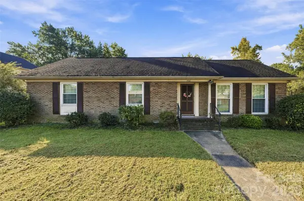 9100 Sandburg Avenue, Charlotte, NC 28213