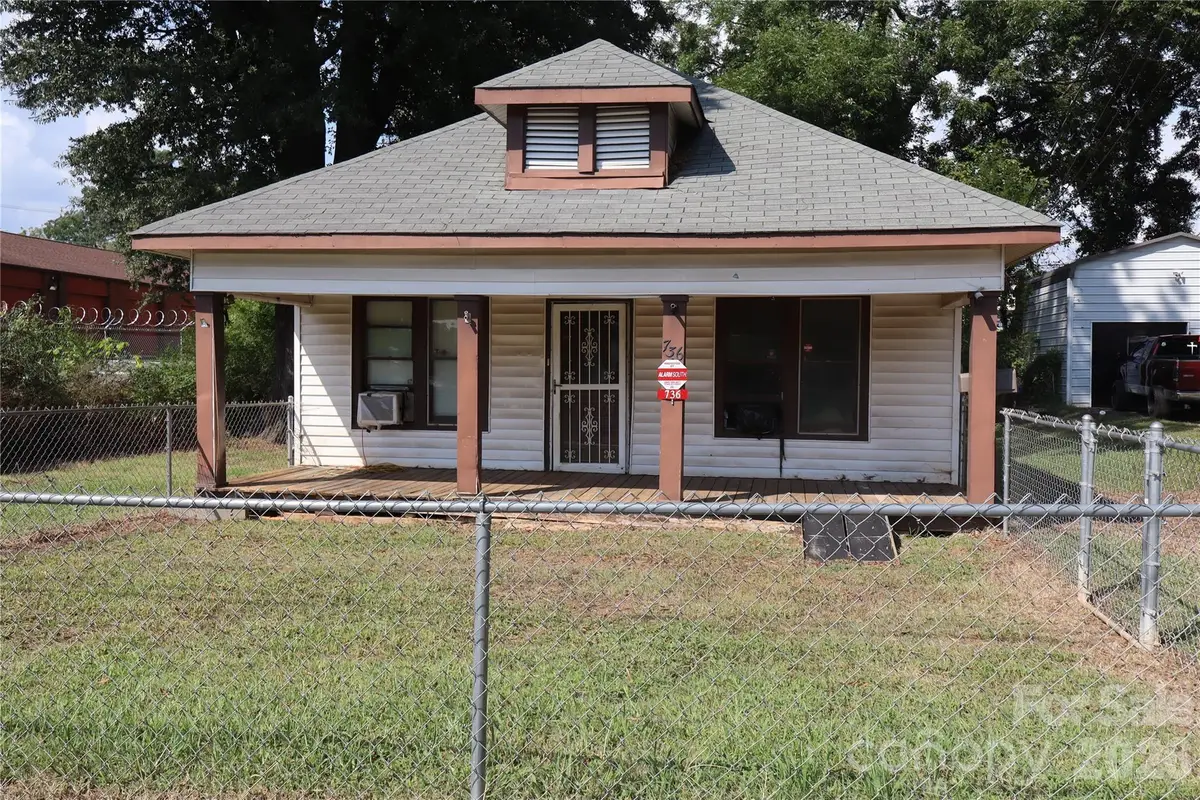 736 2nd Avenue Sw, Hickory, NC 28602 - #1