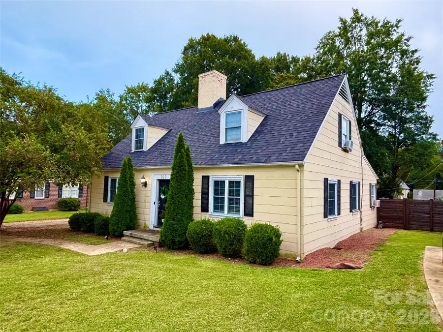 707 W Barr Street, Lancaster, SC 29720 - #2