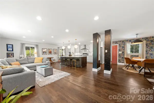 1206 Hollow Tree Court, Charlotte, NC 28226