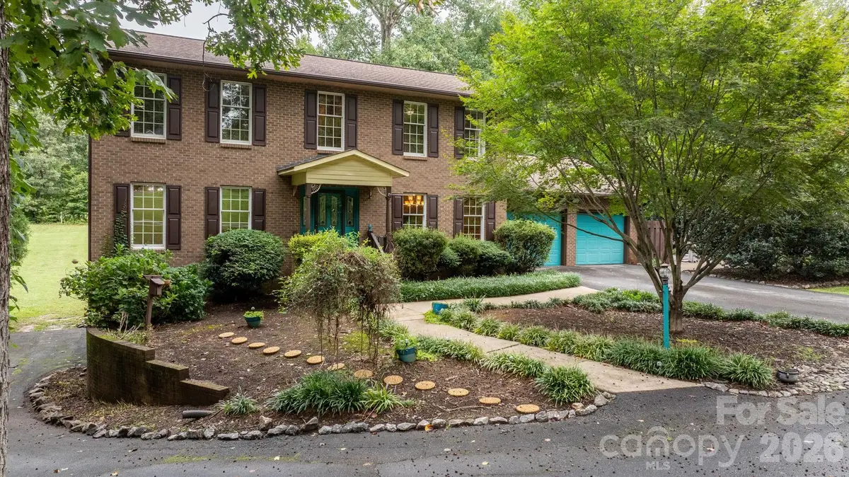3110 Ninth Tee Drive, Newton, NC 28658 - #1