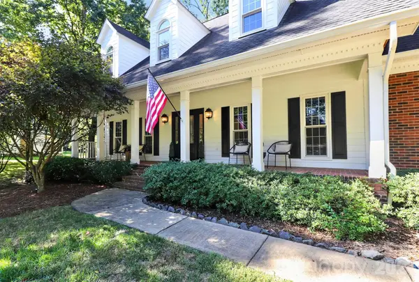6128 Lake Providence Lane, Charlotte, NC 28277
