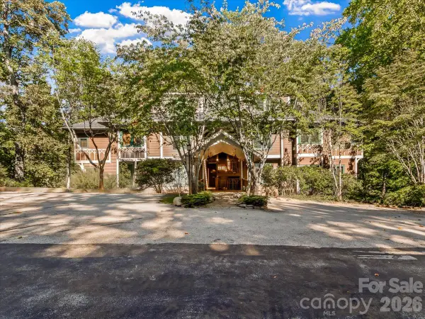 81 Creekside Way #F-301, Burnsville, NC 28714