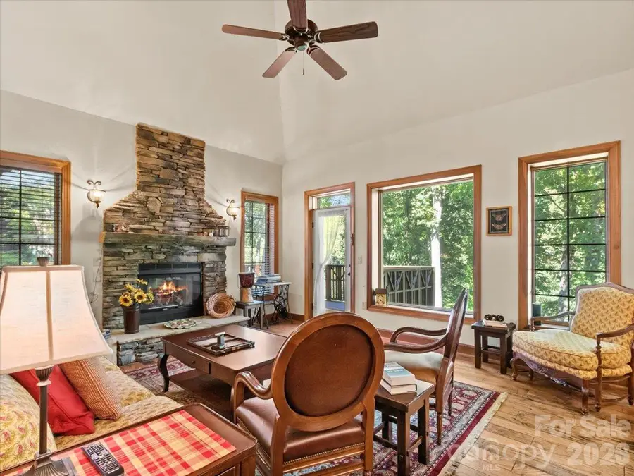 81 Creekside Way #F-301, Burnsville, NC 28714 - #3