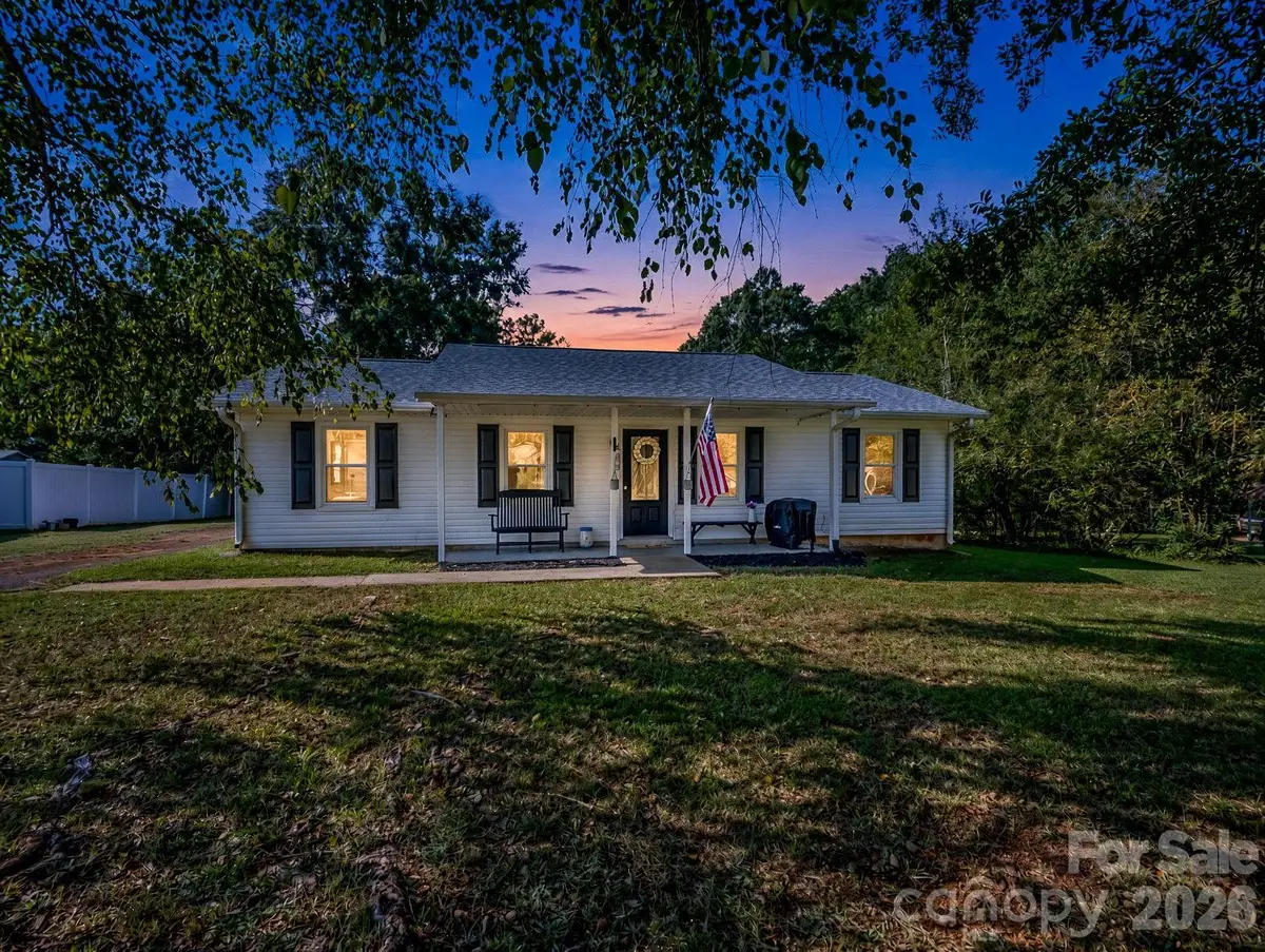 123 Strawberry Drive, Inman, SC 29349 - #1
