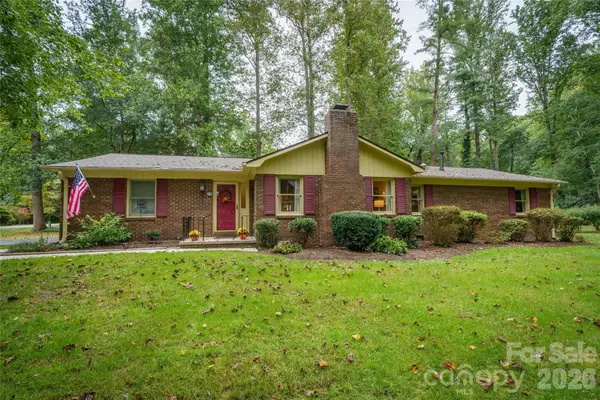 13 Foxhorn Court, Hendersonville, NC 28791