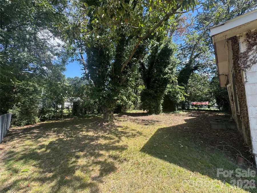 408 E Davidson Avenue, Gastonia, NC 28054 - #2