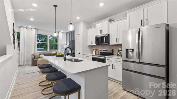 521 Annagh Drive, Charlotte, NC 28217