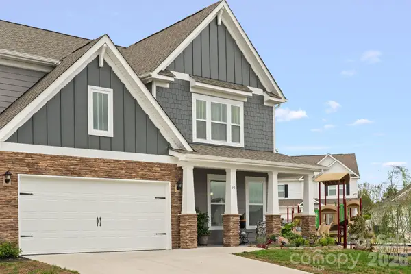 30 Silverthorne Court, Hendersonville, NC 28792