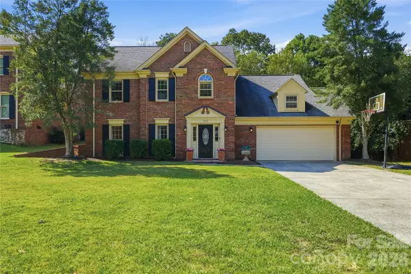 717 Fredricksburg Road, Matthews, NC 28105