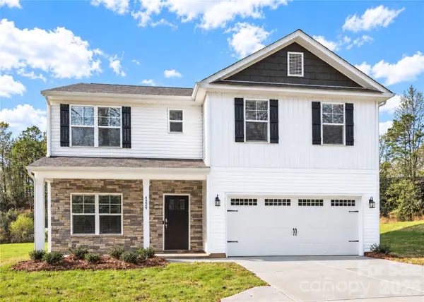 2239 Dardan Woods Drive, Charlotte, NC 28215