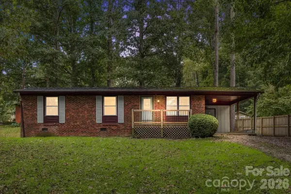 36 Medlin Lane, Flat Rock, NC 28731