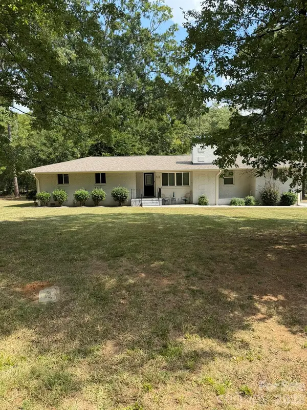 1405 Lakeview Drive, Pineville, NC 28134
