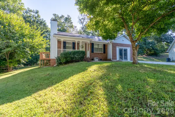 5805 Woodrock Court, Charlotte, NC 28214