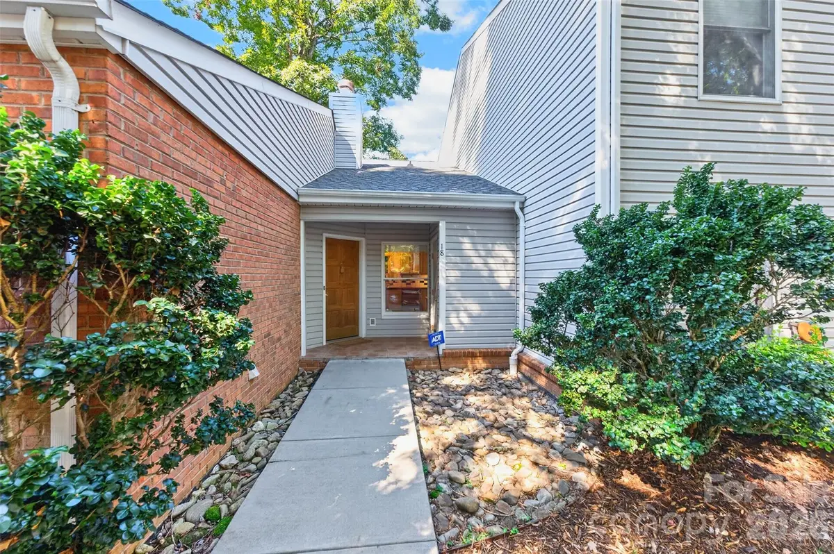 18 8th Avenue Nw #18, Hickory, NC 28601 - #1