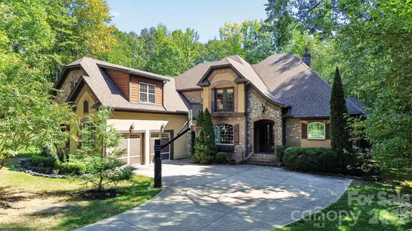 6031 Greystone Drive, Matthews, NC 28104