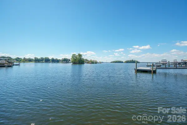 20919 Island Forest Drive, Cornelius, NC 28031