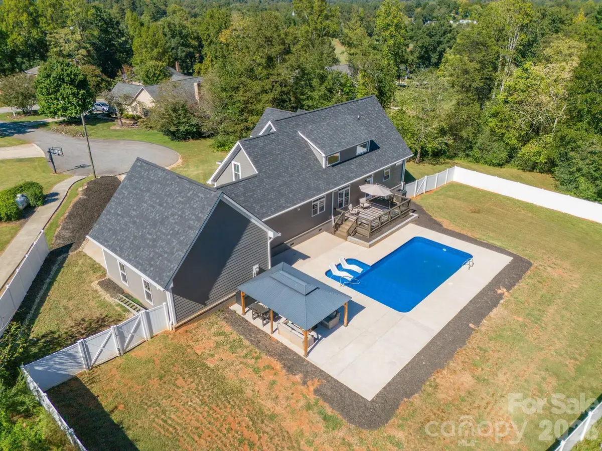 6 Leisure Circle, Granite Falls, NC 28630 - #1