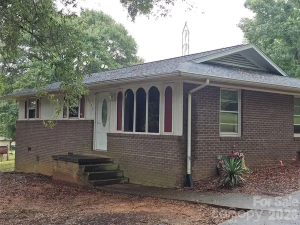 2782 West View Street, Hickory, NC 28601