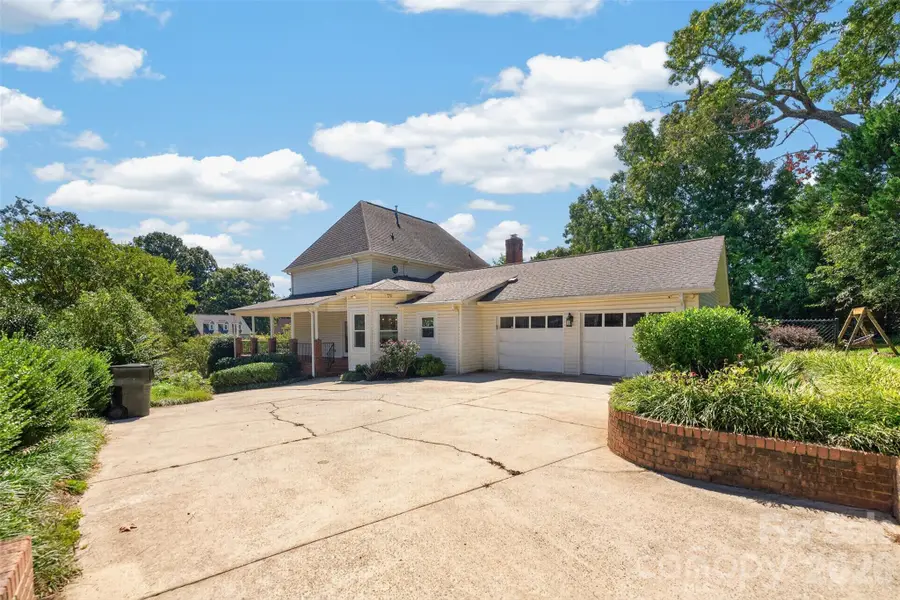 1058 13th Avenue Place Nw, Hickory, NC 28601 - #3