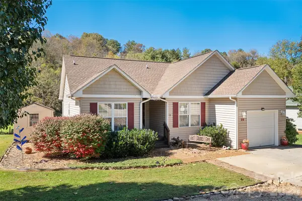 25 Village Street, Clyde, NC 28721