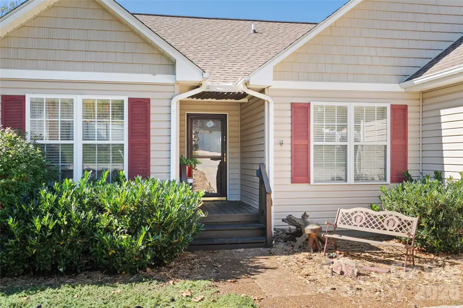 25 Village Street, Clyde, NC 28721 - #3