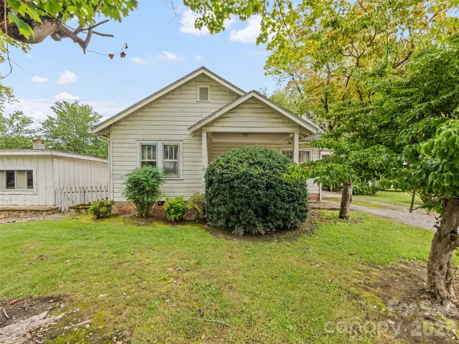 102 W Marshall Street, Waynesville, NC 28786 - #3