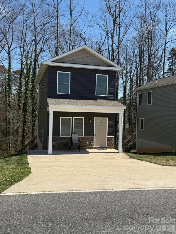 1084 20th Street Ne, Hickory, NC 28601