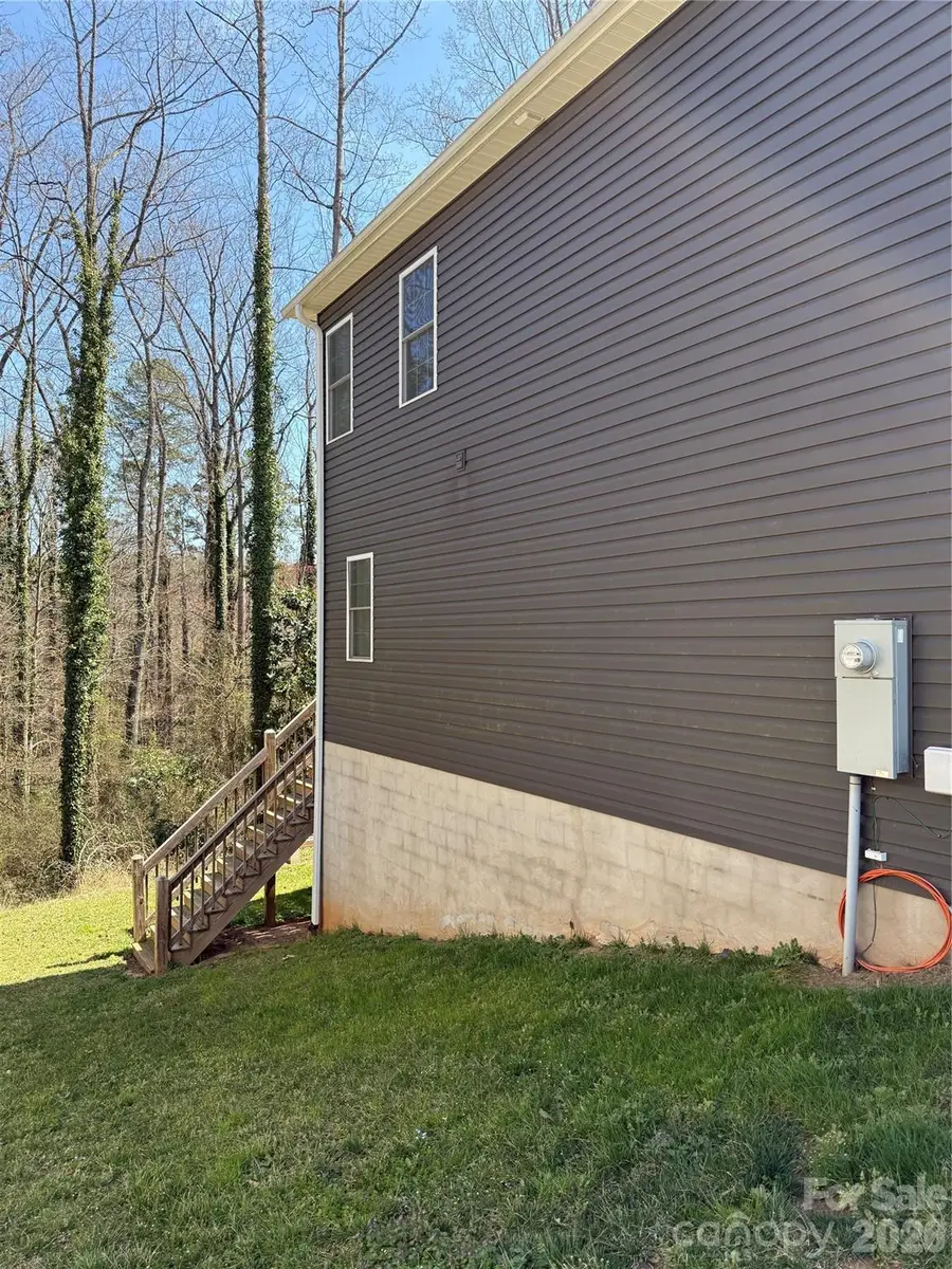 1084 20th Street Ne, Hickory, NC 28601 - #2