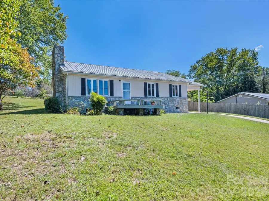158 Candlelight Circle, Clyde, NC 28721 - #2