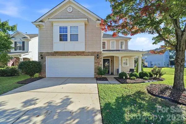2729 Markham Woods Court, Charlotte, NC 28214