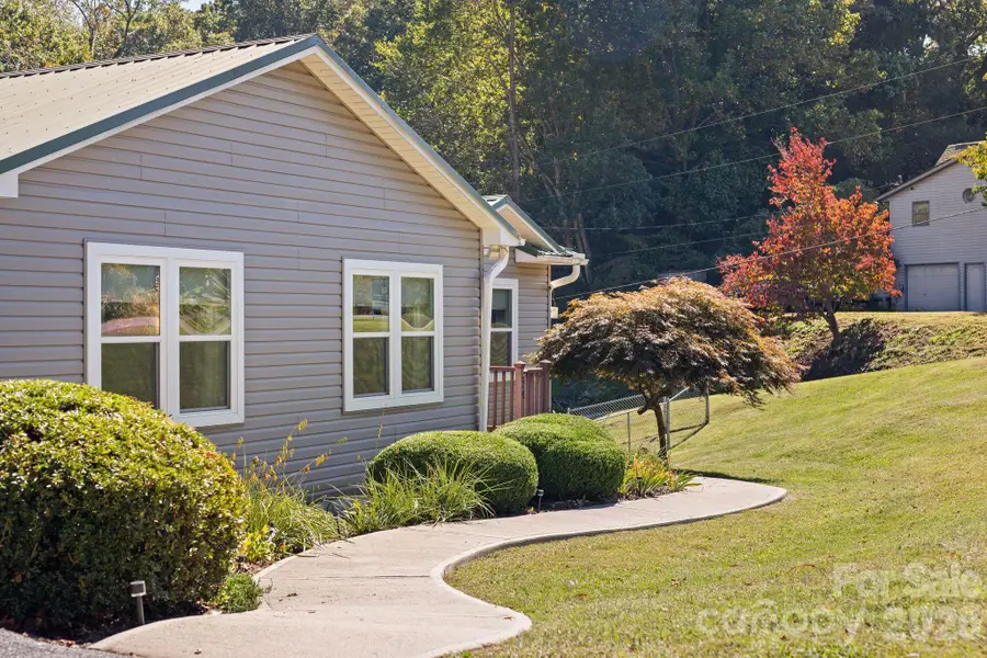 74 Ridgeline Road, Clyde, NC 28721 - #2