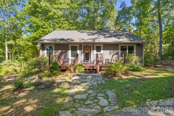 179 Woodlyn Etch Drive, Hendersonville, NC 28792
