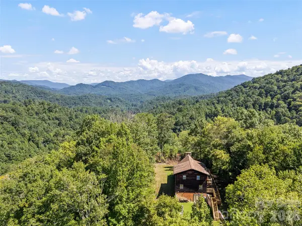 10435 White Oak Road, Waynesville, NC 28785