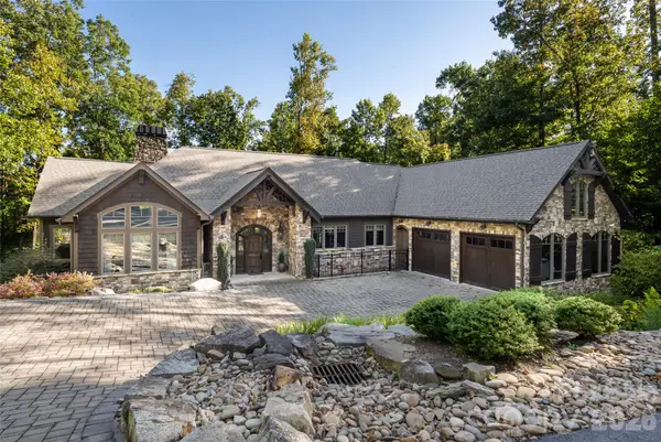 2 Cherokee Orchard Court, Fairview, NC 28730