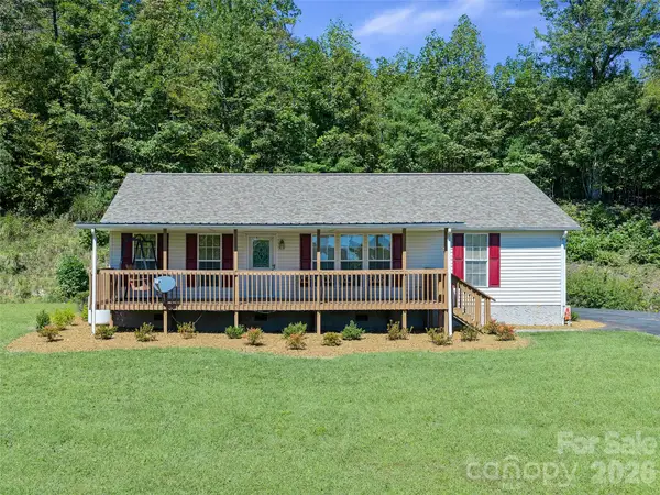 456 Tempie Mountain Road, Spruce Pine, NC 28777