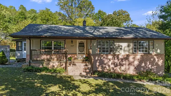 227 Cedar Hill Road, Asheville, NC 28806
