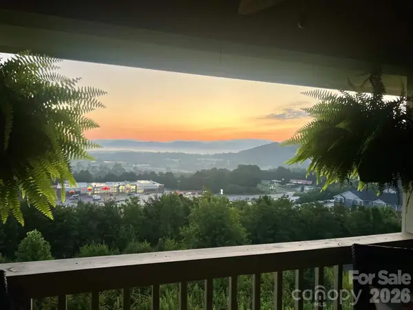 55 Rotunda Circle #1403, Asheville, NC 28806