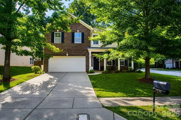7235 Barefoot Forest Drive, Charlotte, NC 28269